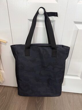 Lo & Sons Black Camp Edgemont Convertible Tote-Backpack